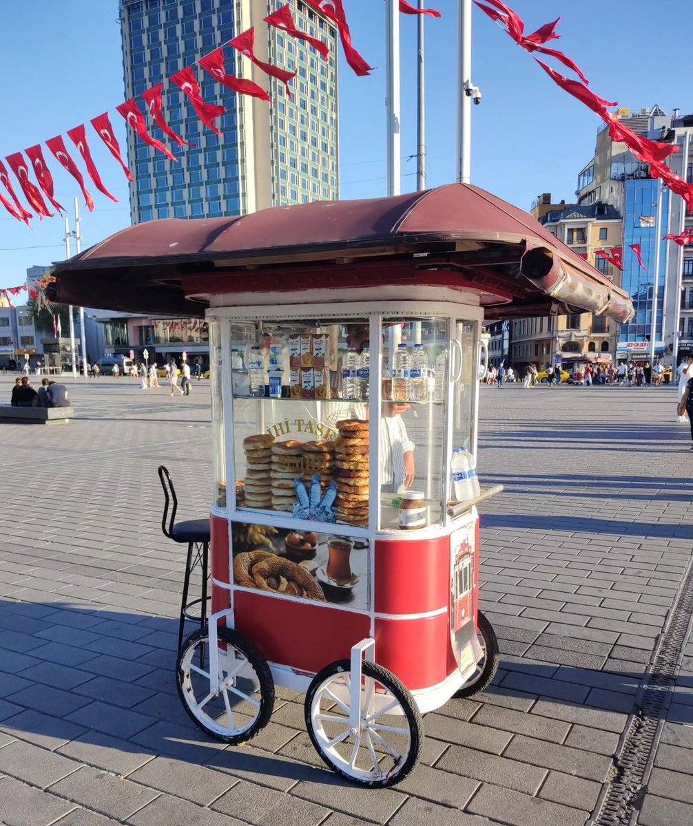 EriketiKoulouri's tweet photo. I visited Istabul, Turkey! 
I had a great time and I took a lot of reference pictures. The city is full of life and so many fun stuff to do and see and the people are so welcoming 😊 https://t.co/GUXqvgD7i7