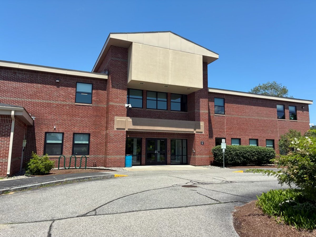 TripleConstruc2's tweet photo. Just completed lobby renovations for the Matteson Recreational Center in Keene, NH. We also replaced all the windows throughout. https://t.co/IuqrdMZ4VK

#generalcontractor #commercialconstruction https://t.co/L4jzL5HGbC