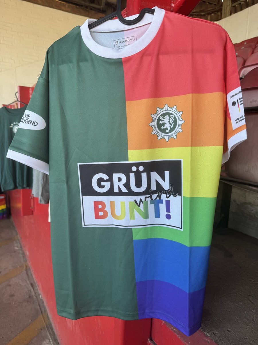 That is one of the worst football shirts I’ve ever seen <a href="/KitCrimes/">Kit Crimes ⚽️</a>