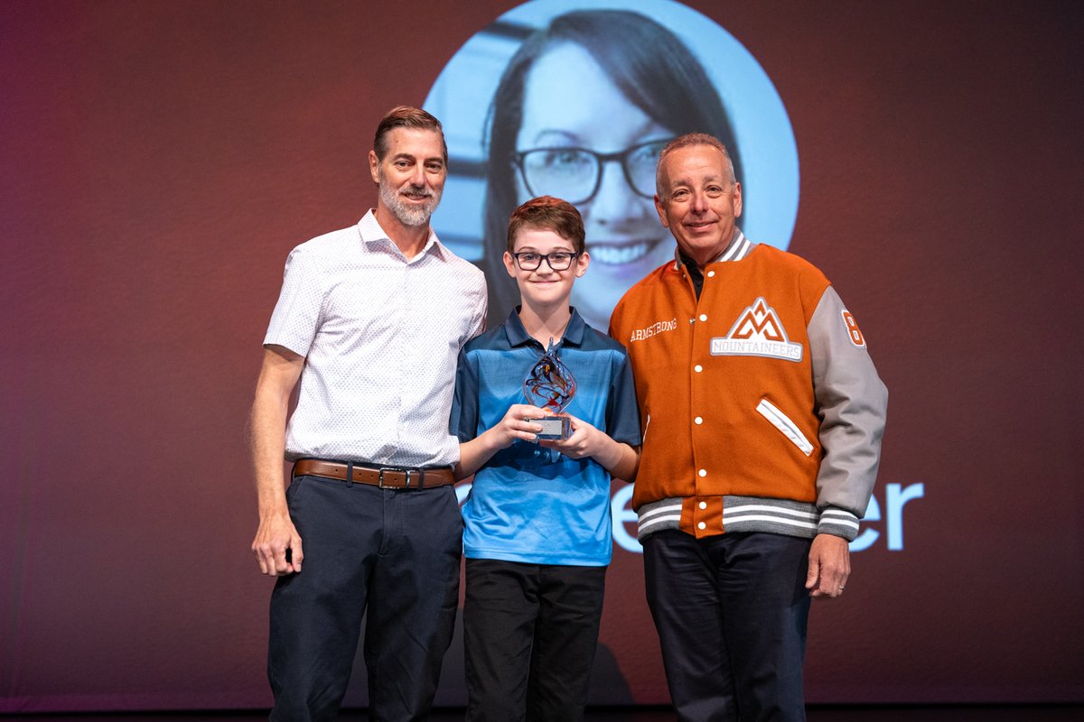 It was my honour to present the 2025 <a href="/MohawkCollege/">Mohawk College News</a> Award of Excellence in the Faculty category to the family of Lisa Pender. Considered a trailblazer by many, Lisa was a champion of mental health and wellness at the college, and her impact will be felt for many years to come.