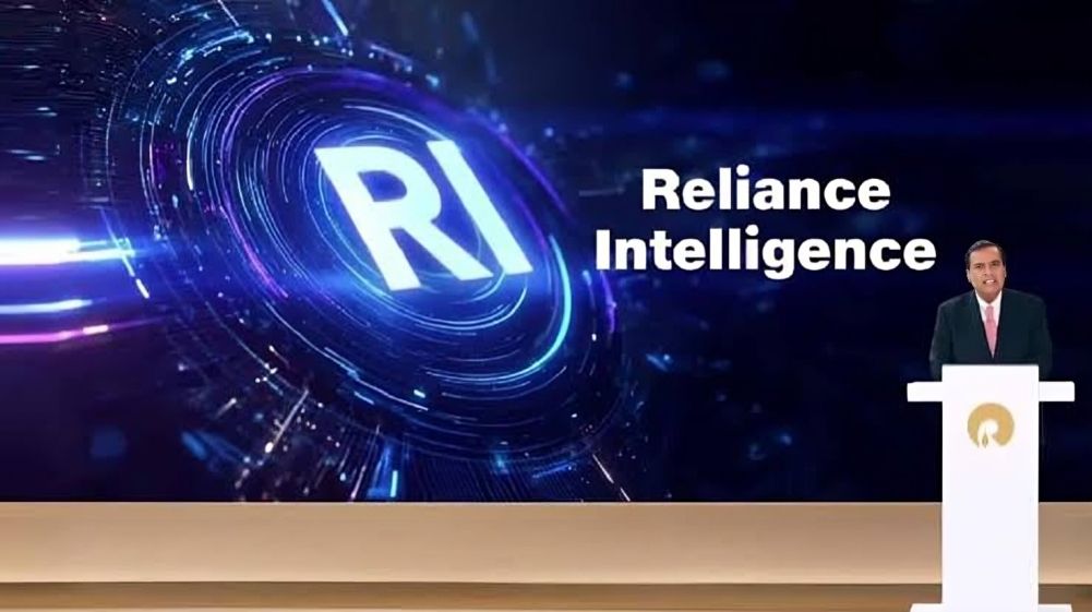 prathapgtech's tweet image. Reliance launches its AI arm Reliance Intelligence!
Mukesh Ambani teams up with Meta &amp;amp; Google to drive India’s deep-tech future.
💰 ₹3,500 Cr investment | Reliance 70% | Meta 30%

#RelianceIntelligence #AI #TechToday