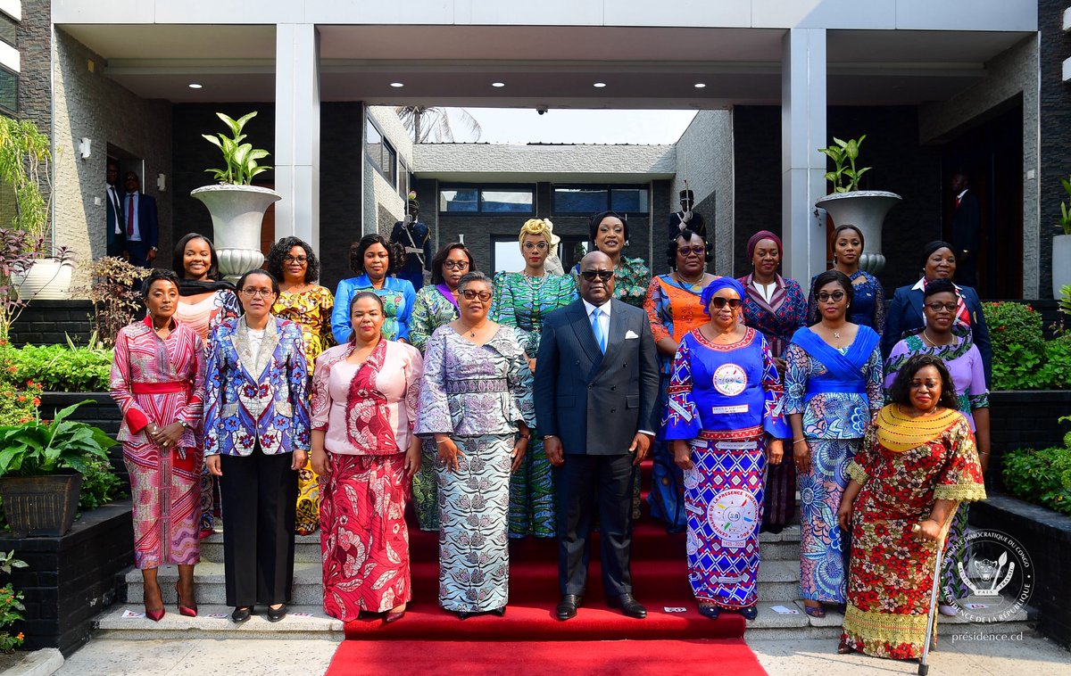 #RDC : Le Chef de l’État, Champion de la masculinité positive, aux côtés de la Première ministre Judith Suminwa TULUKA et  toutes les femmes du gouvernement.

La Ministre d'État, Ministre des hydrocarbures Acacia Bandubola Mbongo était présente.

<a href="/bandubolambongo/">Acacia Bandubola</a>