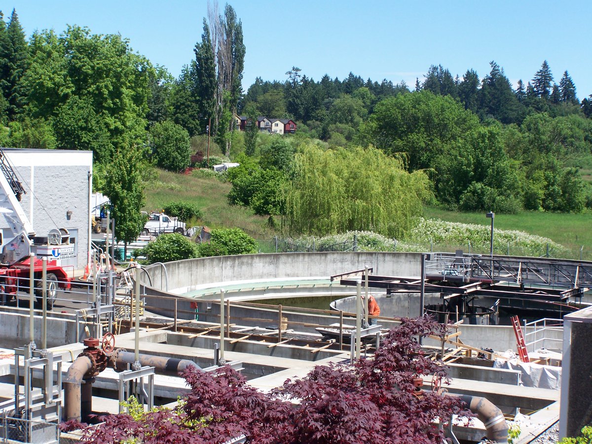 💡 Did you know our Hillsboro Water Resource Facility was constructed in 1969?    The facility has since been significantly upgraded to do: 
✅ Screening 
✅ Biological treatment 
✅ UV disinfection   

Follow for more:  
cleanwaterservices.org/our-water/trea… 

#FacilityFriday #NWQM #CWS