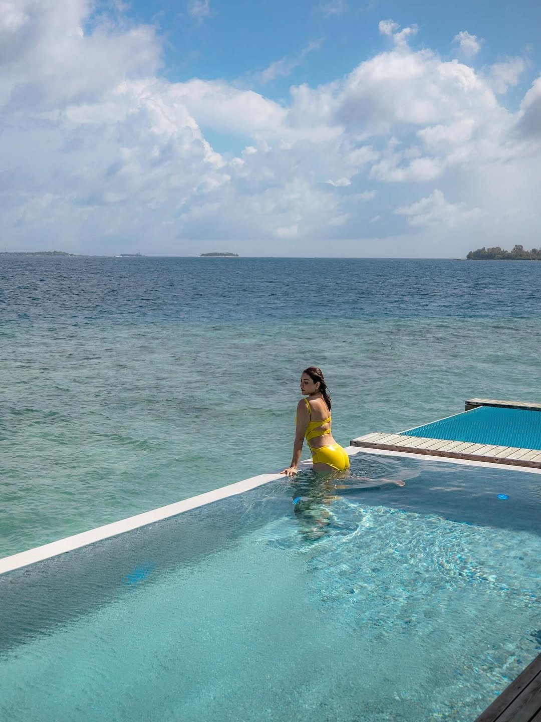 GziZXFsWQAAElVu?format=jpg&name=large