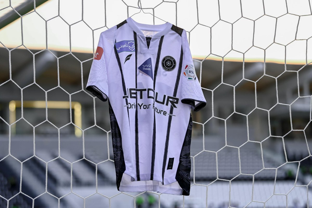 خذلان كبير من الجمهور

عمل غير واضح حتى الان من الإدارة

تهميش متعمد لهذا النادي العريق من المسؤولين

لاعبين مستهترين ويلعبون بلا روح

الكل مُلام وسوّد الوجه.. الكل مشارك في هذه المهزلة !!!

#الشباب