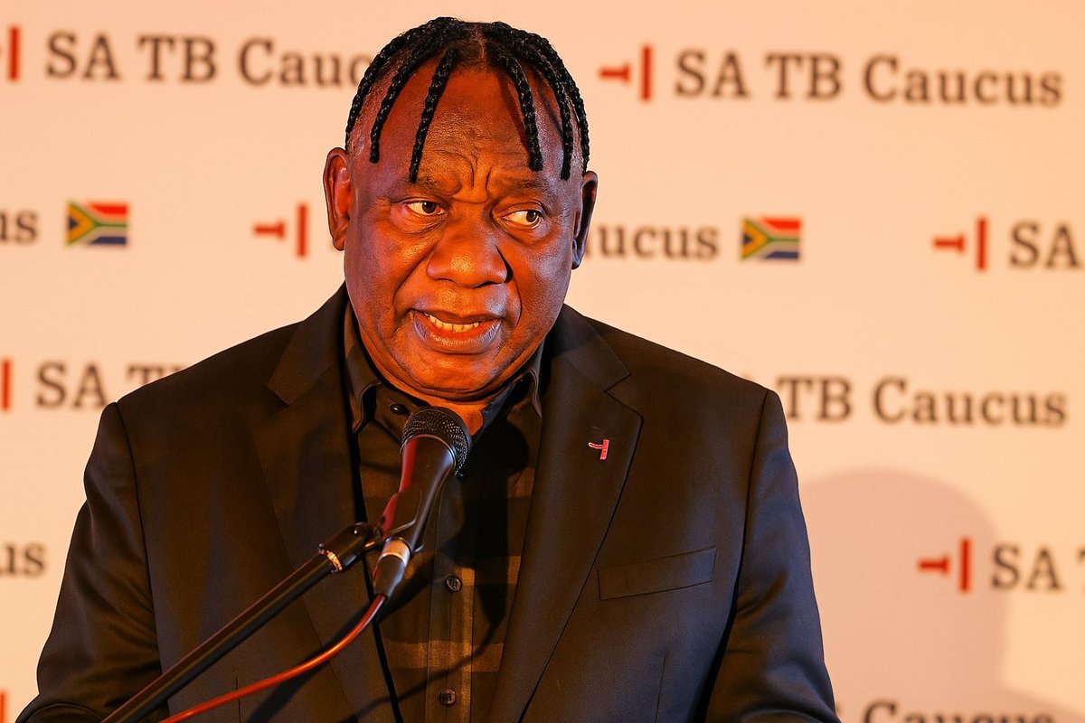 γ Oriana (@oriana_rsa) on Twitter photo <a href="/LangaLikeTheSun/">πππ§π π</a> The brother lives in a shack but he defends some of the oppressors with each and every joule of the energy he has <a href="/LangaLikeTheSun/">πππ§π π</a> The brother lives in a shack but he defends some of the oppressors with each and every joule of the energy he has