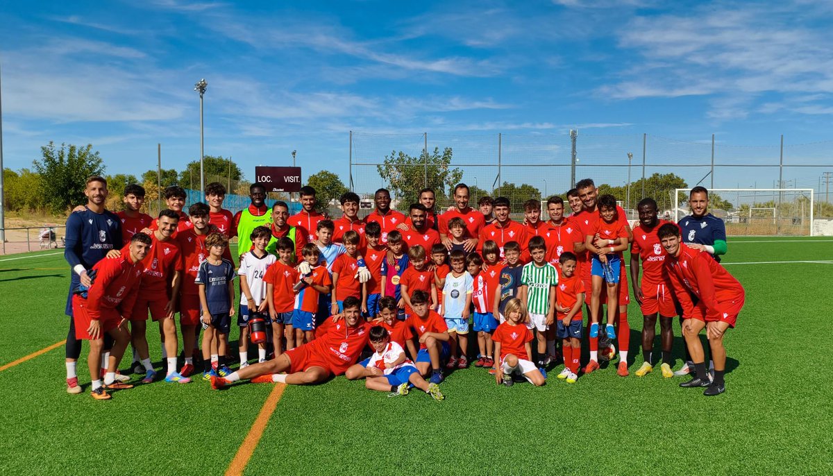 ⚽️ 𝐂𝐚𝐦𝐩𝐮𝐬 𝐝𝐞 𝐕𝐞𝐫𝐚𝐧𝐨 𝐂𝐃 𝐃𝐨𝐧 𝐁𝐞𝐧𝐢𝐭𝐨  

Desde el club queremos dar las gracias a los niños y niñas que han participado en nuestro campus.  

Agradecer a todos los monitores y colaboradores que han hecho posible esta experiencia.  

#CanteraCDDB