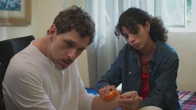 Vi bastante gente comentando sobre o Leonardo se casar em #ValeTudo e pois bem, usando termos jurídicos, a Manuela Dias viajou na maionese mais uma vez, ANULANDO 5 CÓDIGOS CIVIS DA CONSTITUIÇÃO.
O "casamento" por uma pessoa declarada incapaz ou doente mental sem discernimento não