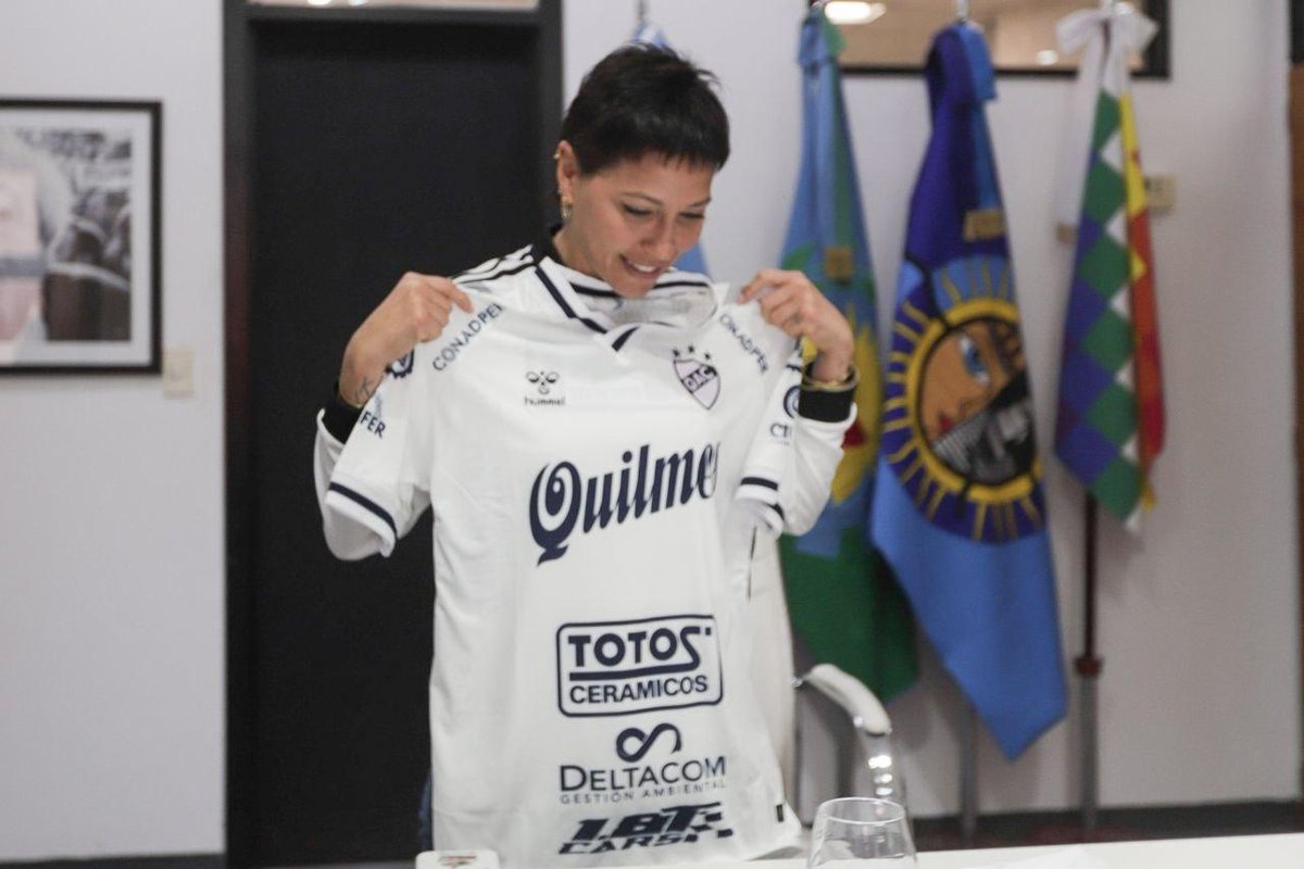 El presidente Carlos Giulianetti se reunió con la Intendenta Mayra Mendoza para seguir fortaleciendo los lazos entre nuestro club y la ciudad. Quilmes nos une y nos impulsa a crecer juntos.