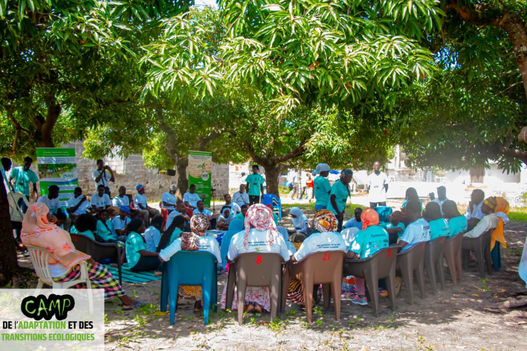 Faciliter l'appropriation des initiatives locales aux communautés, c'est aussi garantir leur pérennisation.
Vivez la rencontre avec le chef de village et les notables de l'île de Carabane 💦 

#AdaptationCamp2025 #ClimateAction #JveSenegal