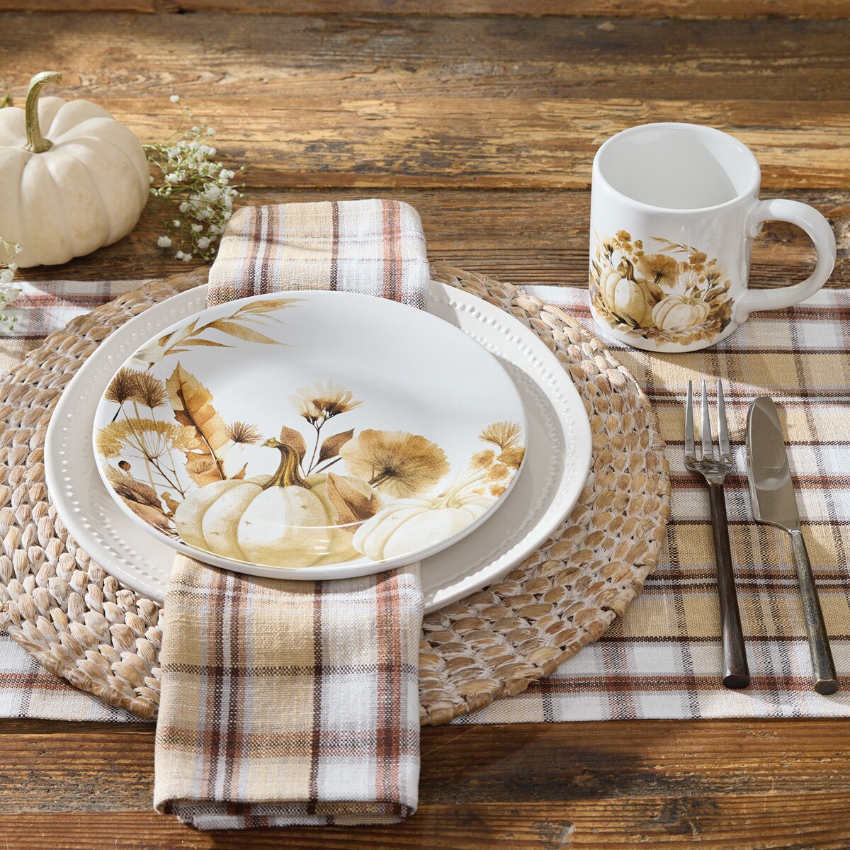 lange_store's tweet image. Sip a cup of tea or the morning&apos;s coffee during the Fall with the stoneware Autumn Harvest Mug Set of 4. Find it Online Here: langegeneralstore.com/collections/dr…

#drinkware #mugs #fallkitchendecor #kitchendecor #tabletop