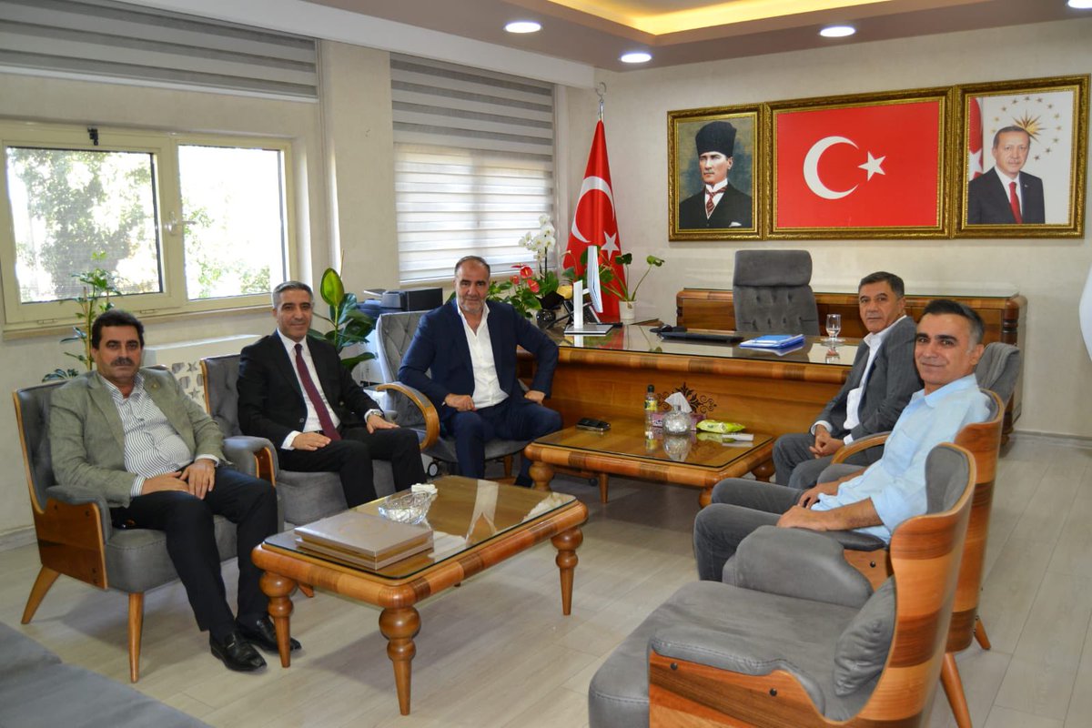 İŞKUR Diyarbakır İl Müdürü Reşat Merttir'i ziyaret ederek,hayırlı olsun dileklerinde bulunduk.