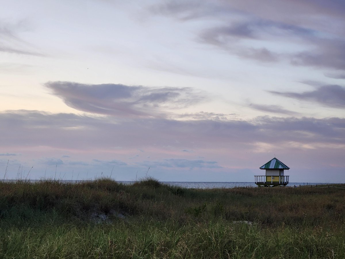 datn474's tweet image. Bình minh sáng Miami. Một chút không khí yên lắng sáng nay.