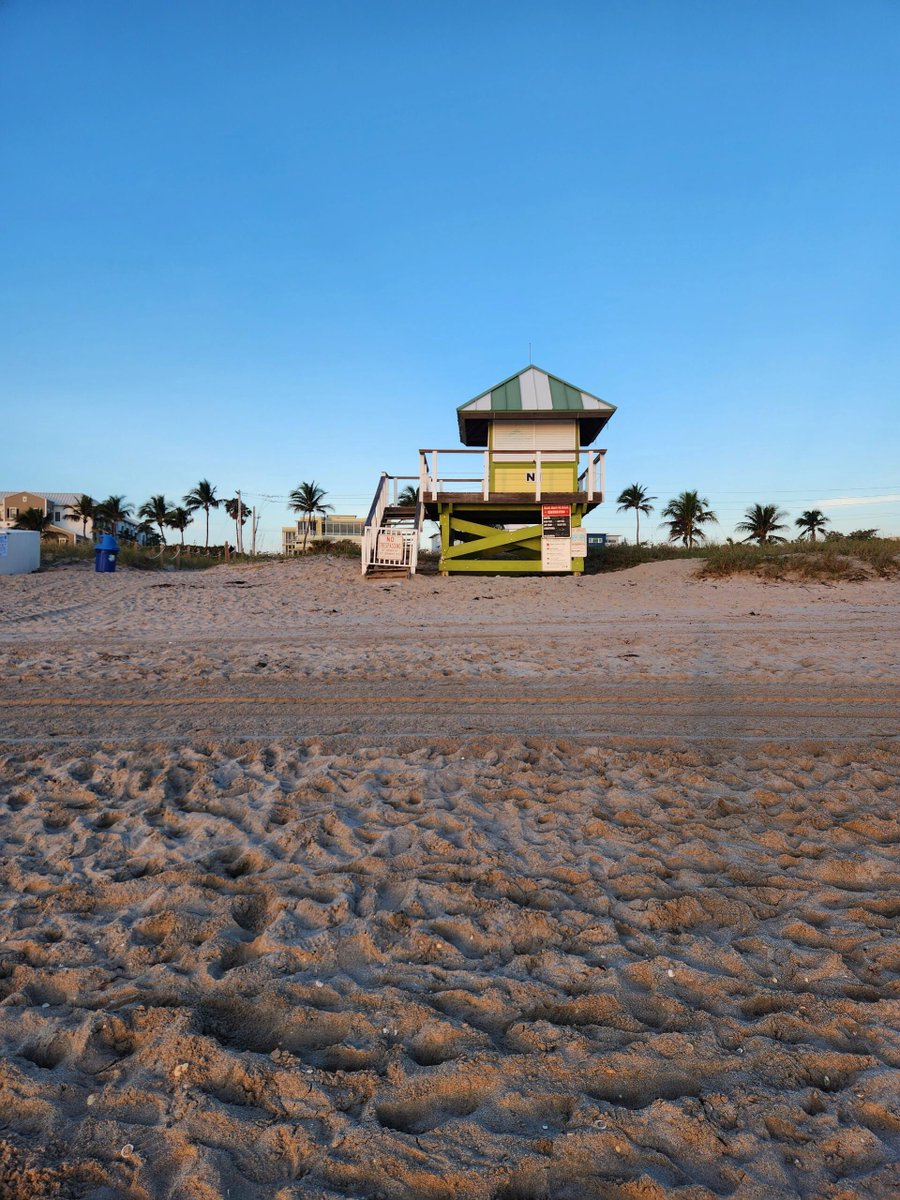 datn474's tweet image. Bình minh sáng Miami. Một chút không khí yên lắng sáng nay.