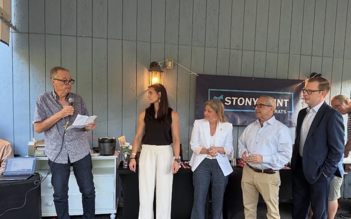 JessicaReinmann's tweet image. Thank you to the Stony Point Democrats for hosting a beautiful reception last night. It was great to meet so many new voters who are passionate about one thing - getting rid of MAGA Mike

#flipny17 #stonypoint #rockland #rockalndcounty #rocklandcountyny