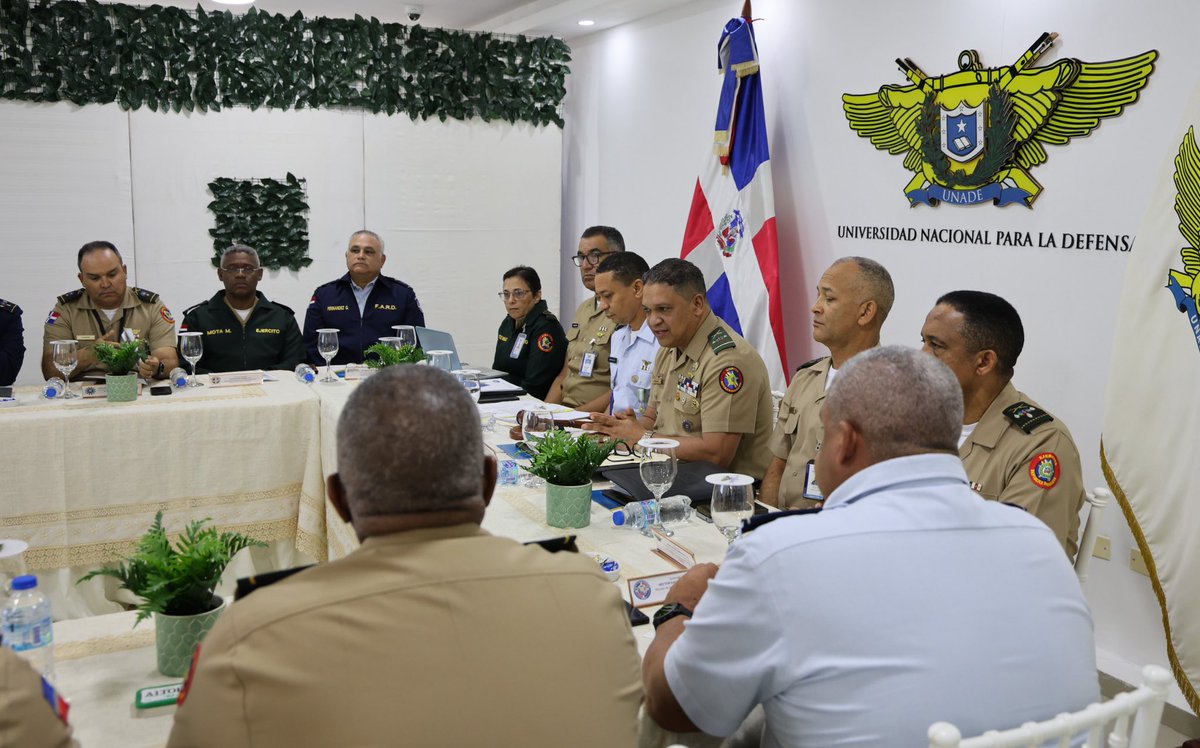 UNADE_RD's tweet image. La Universidad Nacional para la Defensa siguiendo los lineamientos del Ministerio de Defensa de la República Dominicana, celebró su 8va sesión del Consejo Superior Universitario correspondiente al año 2025, fortaleciendo su misión institucional de formar líderes militares.