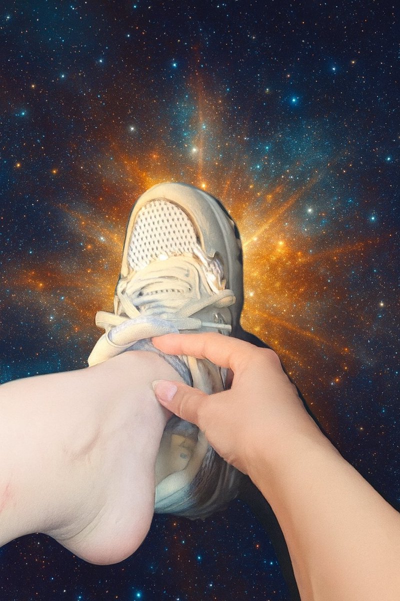 DevotusAsya's tweet photo. She is the center of the universe...

Her holy feet are divine....

@MistressAsya99 

#feetworshi̇p #femdom #mistress https://t.co/PtZOJIQz7t