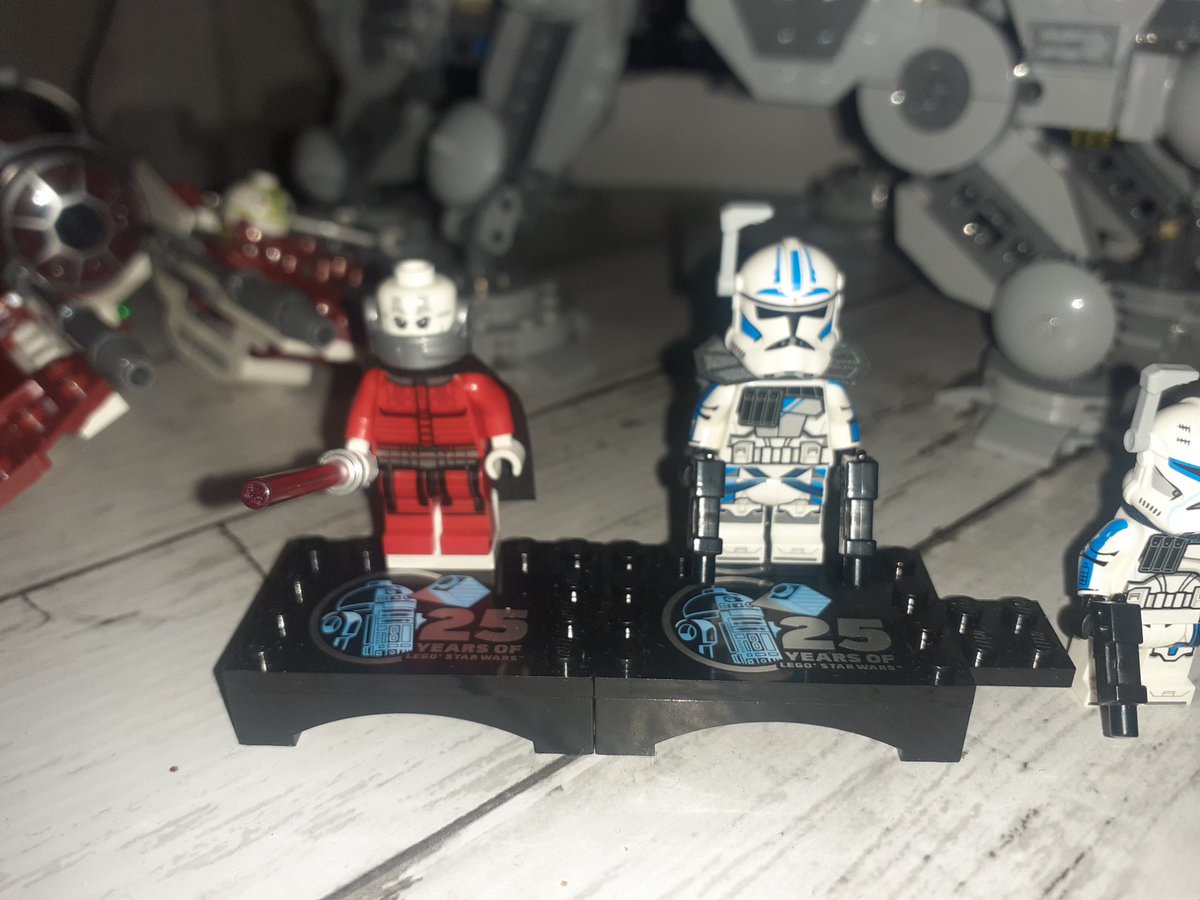 The Only Correct Way to display Lego Minifigs