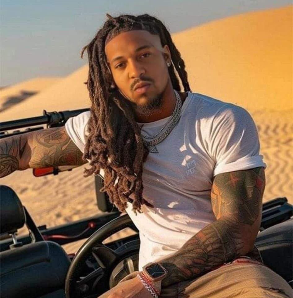matureluv1's tweet photo. “Some men chase the horizon, others become it. 🔥”
#DesertVibes #StrengthInStyle #BeautifulMenOfColor #VisualRoyalty #BoldEnergy #FridayFlow https://t.co/Cgo2BJtmgd
