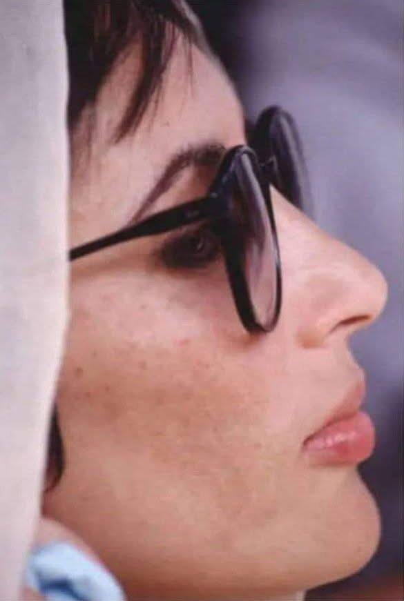 وہ سوندھی مٹی سندھڑی کی 
وہ لڑکی لعل قلندر تھی 🌺🌸
Our great Leader shaheed Rani muhtarma Benazir Bhutto 
Miss you shaheed BIBI 
<a href="/AseefaBZ/">Aseefa B Zardari</a> 
<a href="/BakhtawarBZ/">Bakhtawar B-Zardari</a>