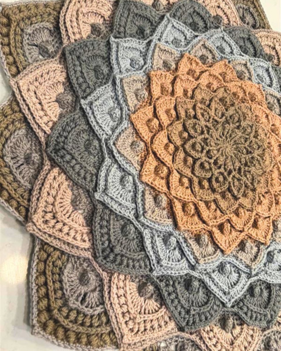 _bekins's tweet photo. Meet the Bekins Team! Sarah is our Safety &amp; Development Coordinator and has been with Bekins for 9 years!

She is wonderful at creating a welcoming environment for our new hires on Orientation Day.

Outside of work, Sarah loves to crochet mandala wall hangings!🧶 https://t.co/VVMmeNVGk8