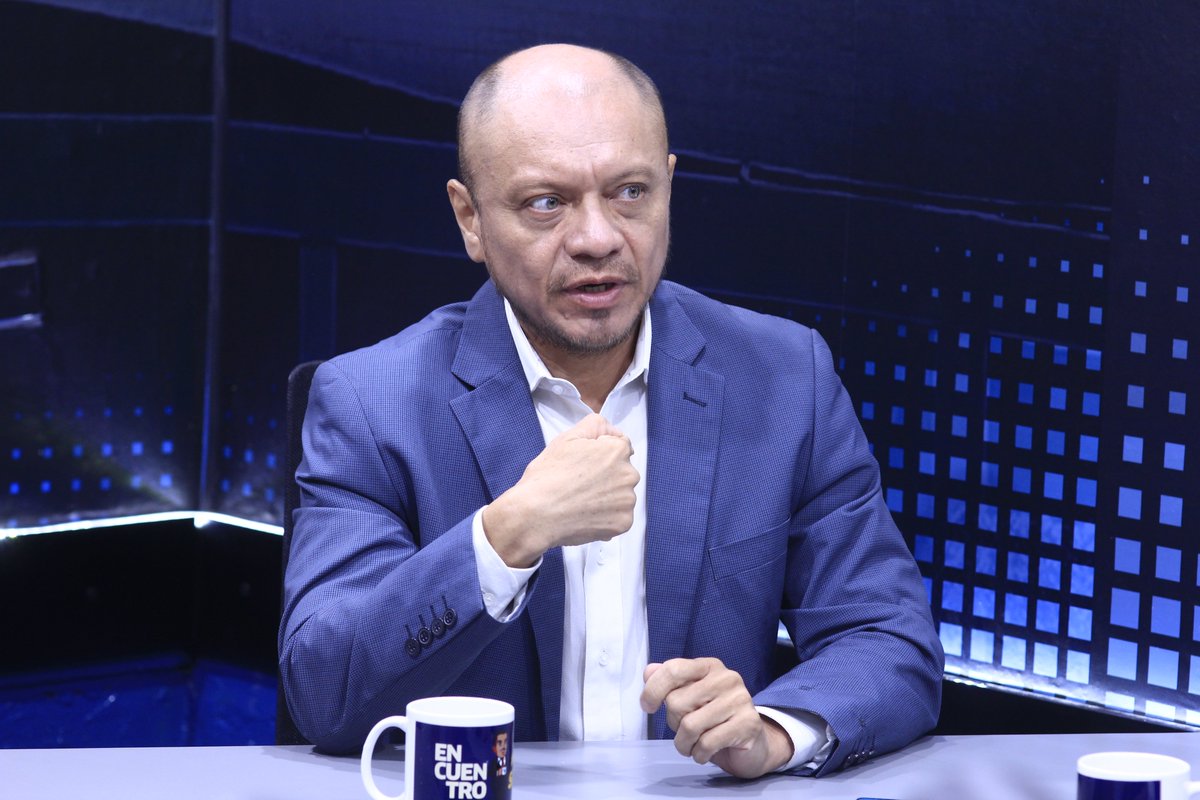 #EncuentroTV| El mercado San Miguelito puede parecer centro comercial y está bien, pero no es un centro comercial, es otro tipo de comercio, es un lugar de trabajo para la gente de pequeña y mediana empresa, explica <a href="/_aguilarumana/">MAU</a>, analista político.