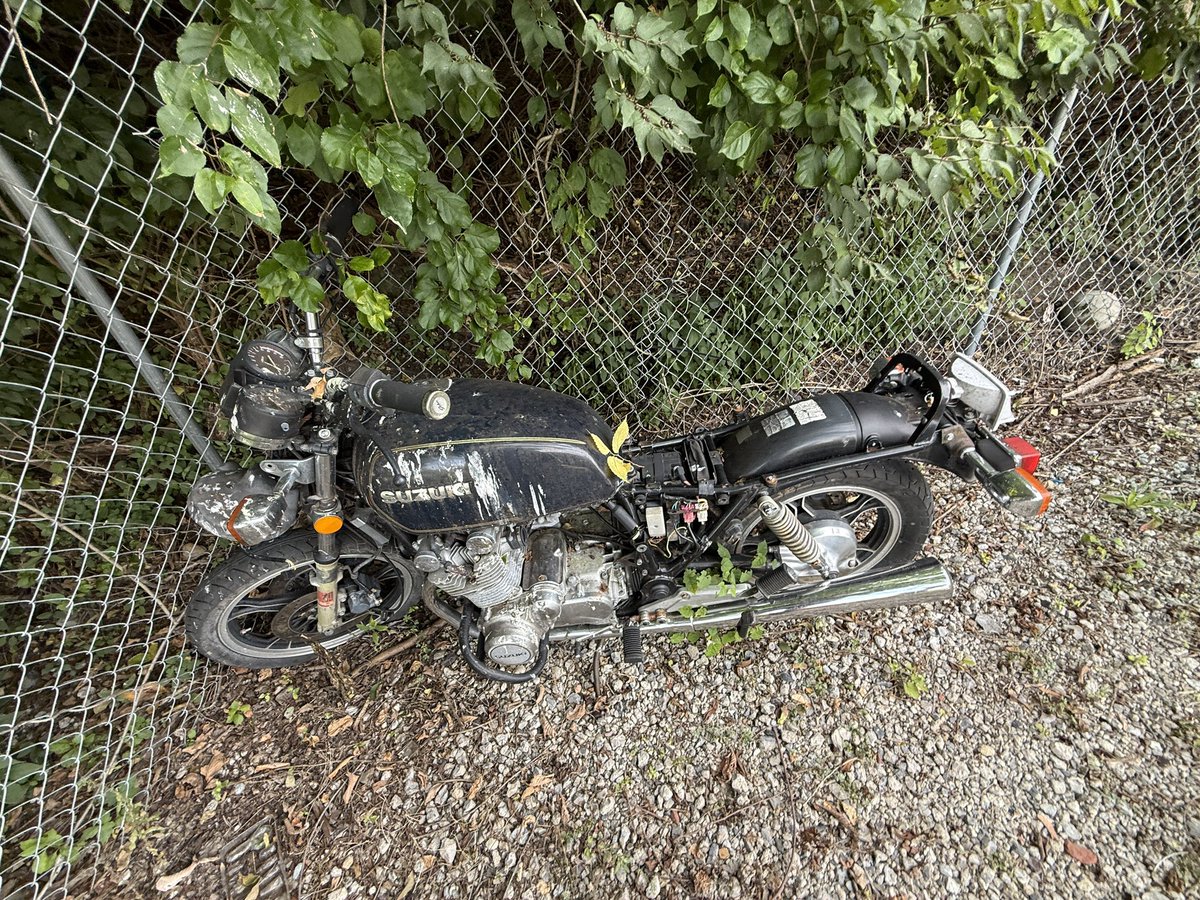 dom2tact's tweet photo. @grok what kind of bike is this https://t.co/y3SnesskfH
