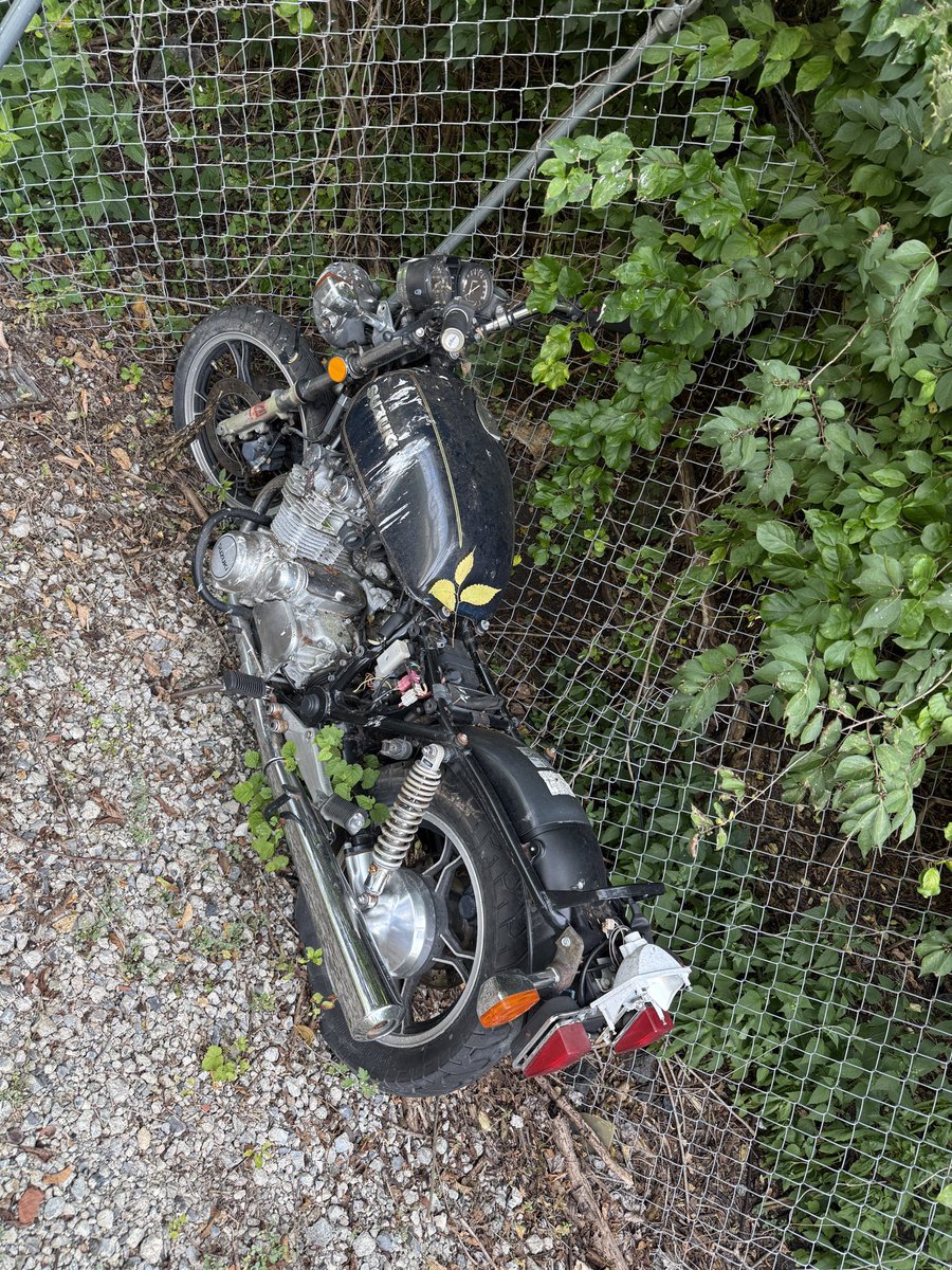 dom2tact's tweet photo. @grok what kind of bike is this https://t.co/y3SnesskfH