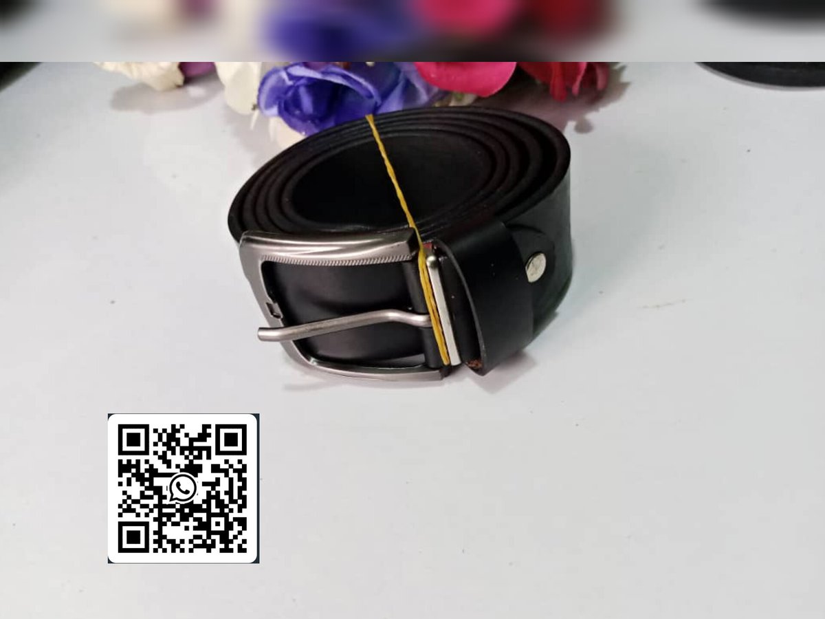 oluwalonizainab's tweet photo. Ehn fine boy why are you wearing that worn out and peeling belt?

Get yourself this durable, Genuine leather, thick and long lasting belt. 
Single shade belt(black or brown).  = N8,000
Double shade belt (black and brown in one) = N10,000

Ehnnn Salary Earners, i love you too. https://t.co/0xM9DkgXks