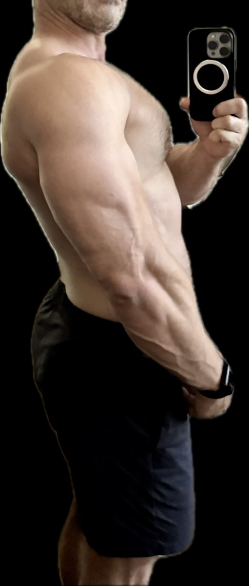 MuscleSubTank tweet picture