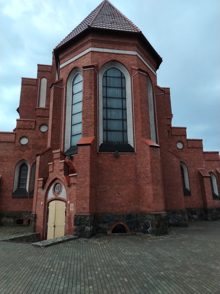 Бывший собор св. Семейства, ныне концертный зал Филармонии. Калининград