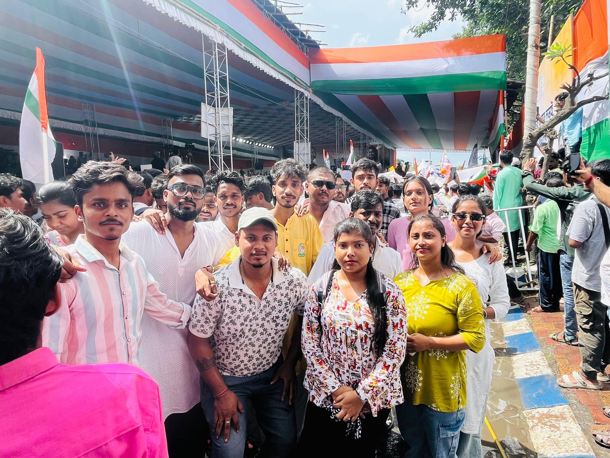 Moumita8TMCP's tweet photo. 💚

#TMCPFoundationDay https://t.co/x8tViMyX0X