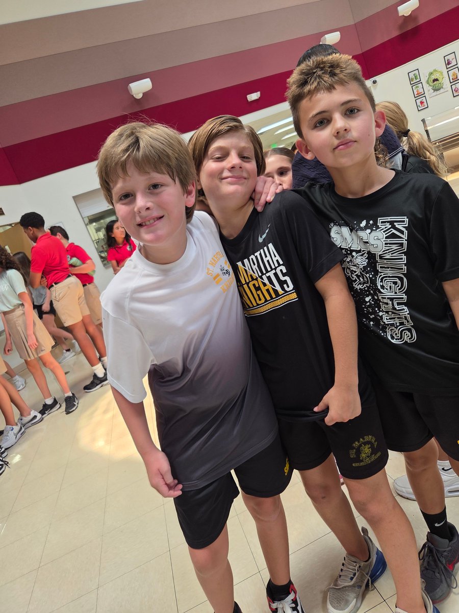 StMarthaCS's tweet image. Our School Spirit was shining today for our first #SpiritDay of the School Year! #SMCS #GoKnights