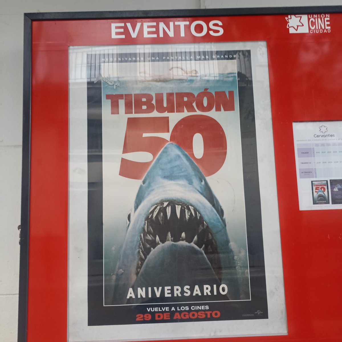 Después de revisitar y disfrutar los últimos veranos el especial de JAWS en <a href="/LucesHorizonte/">Luces EnEl Horizonte</a> <a href="/laORBITAdeENDOR/">La Órbita De Endor</a> y <a href="/webbpodcast/">WEBBTERTAINMENT 🎙</a> , no había más remedio. Y para no tener problemas de última hora con el doblaje, en vos.