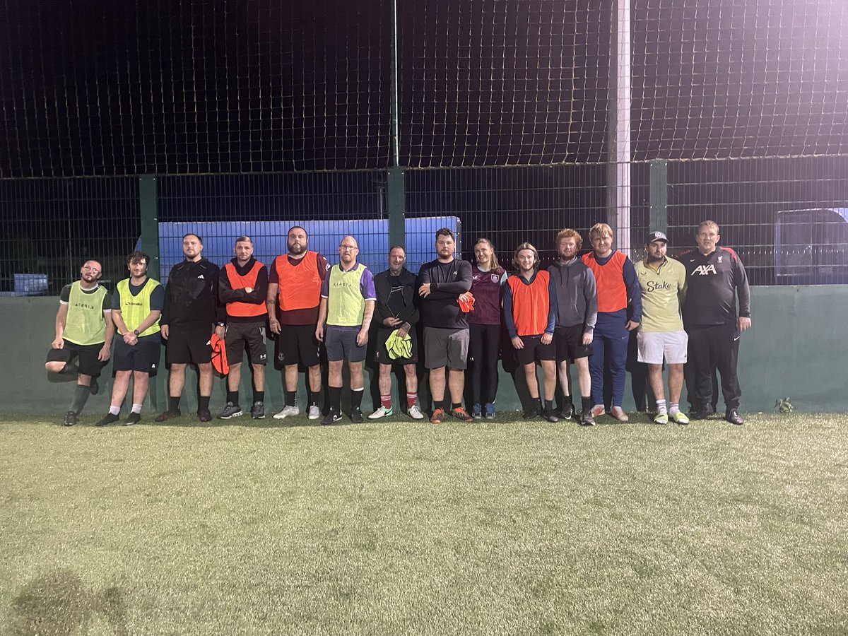 HeadStart tweet media