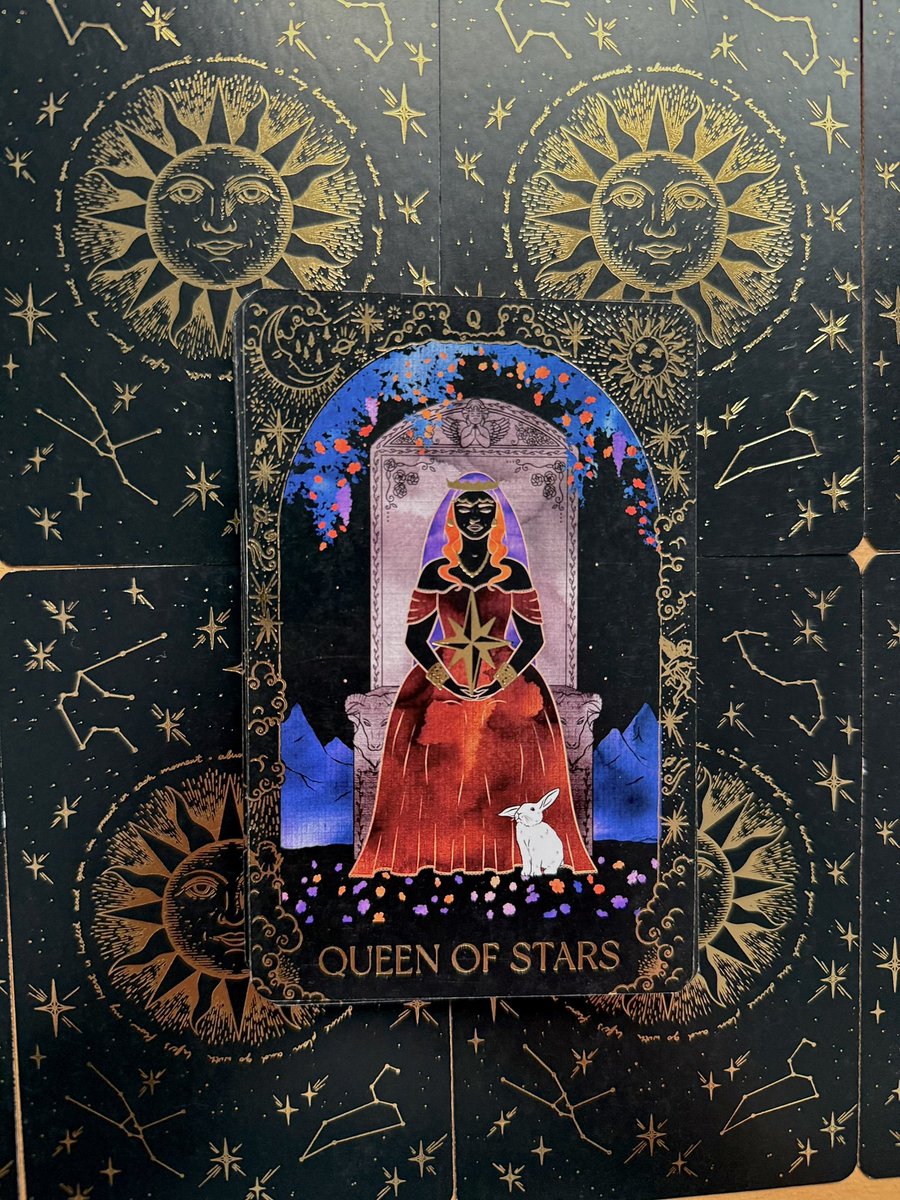 bruxocris's tweet photo. ♈︎ áries - setembro para sol e ascendente Mês de dinheiro esperado e inesperado. Que tras emprego e oportunidade. Setembro te pede chão. Organize dinheiro, rotina e casa para ter base e cabeça boa. Coloque preço no que você oferece, renegocie prazos, corte gastos que drenam sua energia e gaste com você e seu bem estar. O ideial e que vc crie um ritmo que você realmente consiga cumprir com as coisas. No trabalho, escolha entregas que mostram sua competência e vai la e da seu nome! Nem se cobra tanto, faz  de forma simples, espontaneidade e seu maior poder. Nada de prometer ou carregar o mundo. Faça bem o que está na sua mão e cobre o que é seu por direito. Questoes judicias, contratos e afins destravam. Pode ser a aprovação em um concurso ou prova. Tenta aquela bolsa, aquele mestrado, aquele intercambio. No amor, gestos práticos valem mais do que discurso. Presença, cuidado e palavra cumprida, isso aproxima. Se você anda carregando tudo sozinho, divida tarefas e converse sobre o que cada um pode oferecer. O corpo pede atenção: sono, alimentação e um pouco de movimento, isso aos poucos devolve/melhora sua força. A prosperidade de setembro nasce desses ajustes. Quando você trata sua vida e vc como prioridade, o resto acompanha.