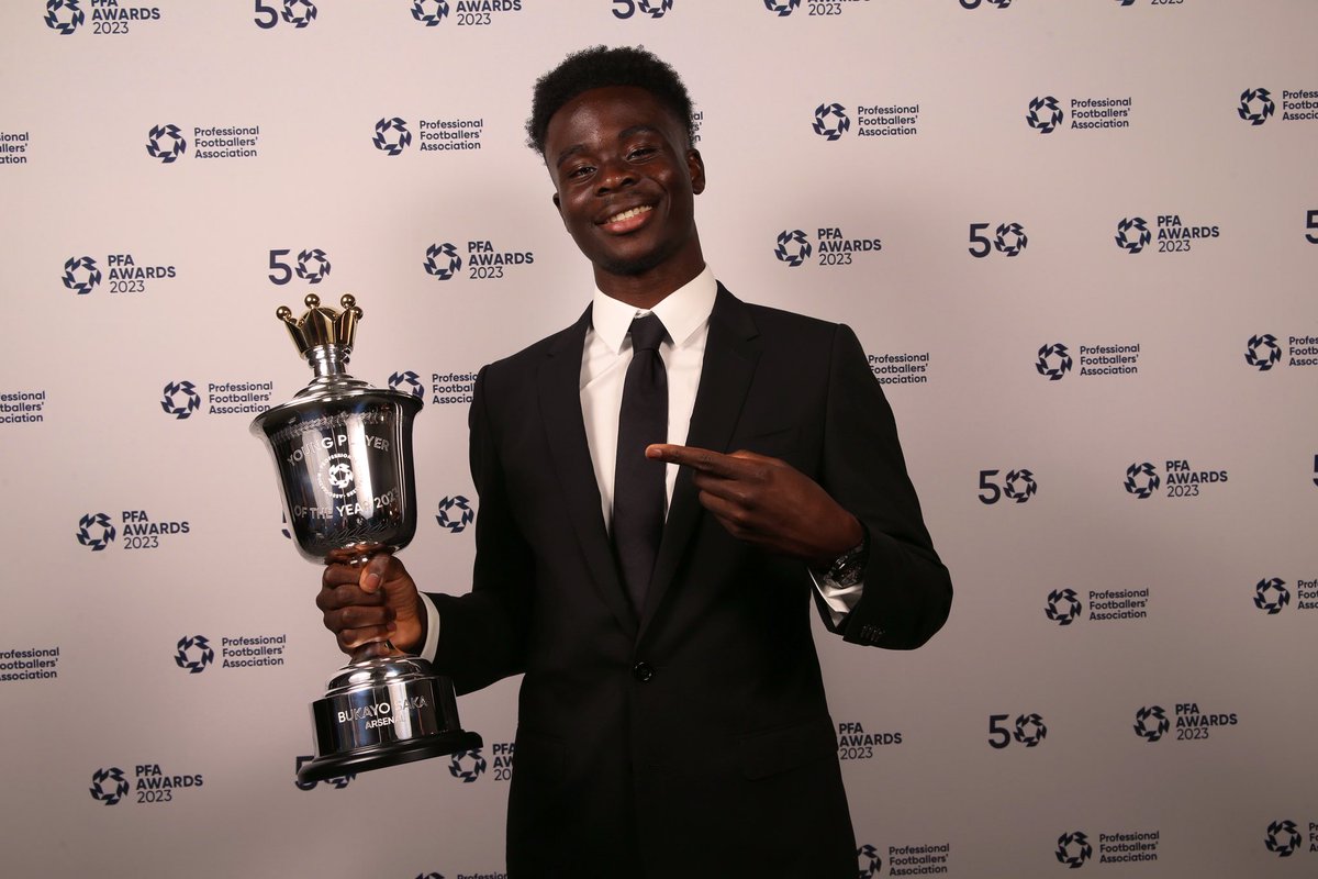 PFA's tweet photo. #OTD 29.08.23 🏆

@Arsenal’s starboy Bukayo Saka was PFA Young Player of the Year. ⭐️ https://t.co/DAo7S9Cddm
