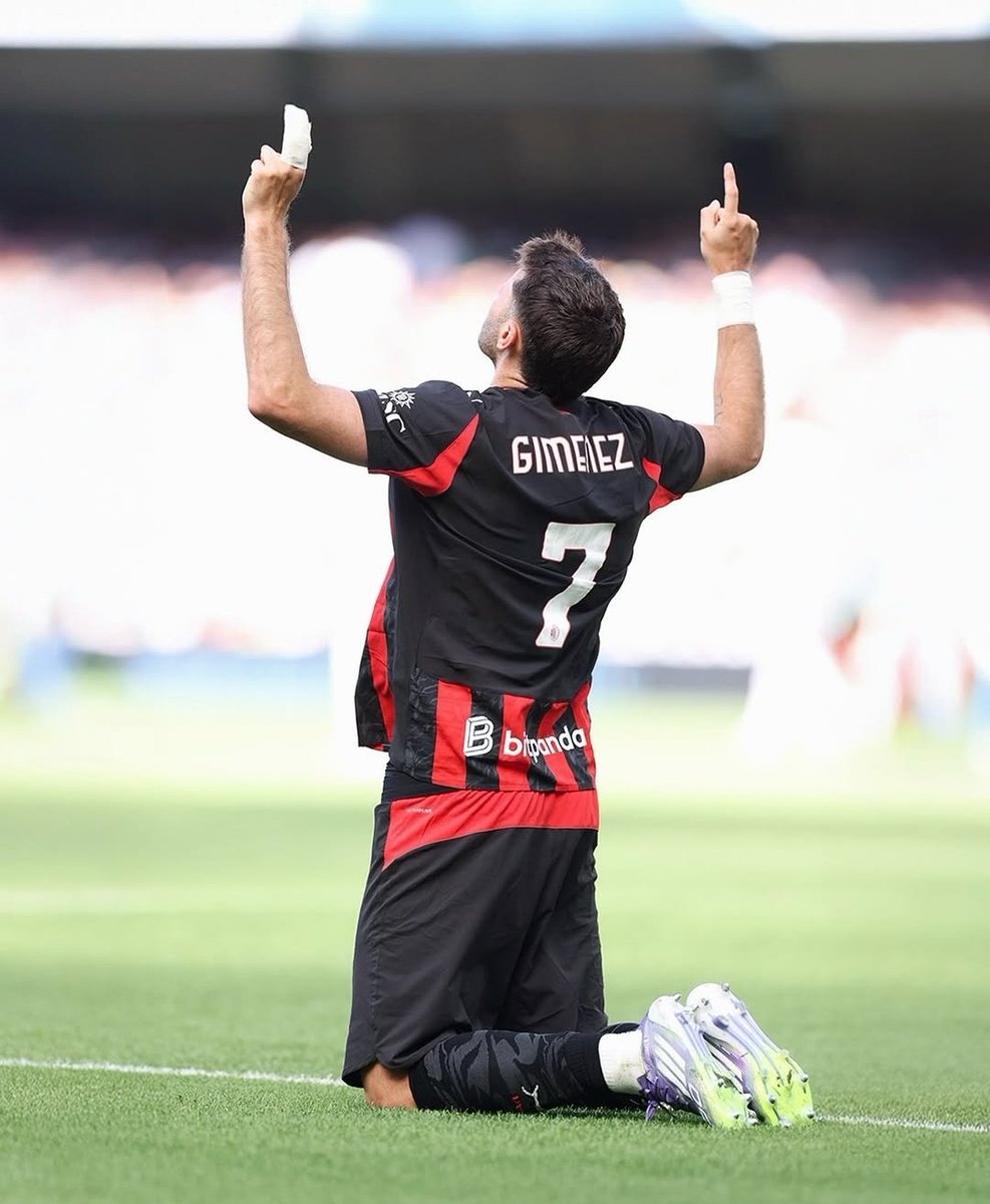 LafaelReao's tweet photo. Stasera tifo solo la tua tripletta.

Ti prego https://t.co/Kxxqt1RpTH