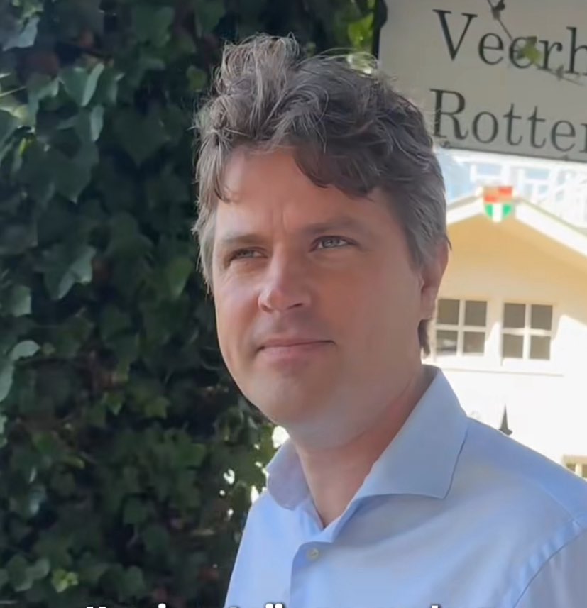 Tarcísio se fosse bonito kkkk