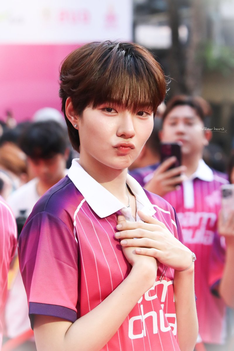 ฟังนะถ้าบ่ายนี้ชั้นไม่เห็นน้องนํ้าทีม Sunny blue เป็นดรัมเมเยอร์พร้อมกับหน้าจึ้งๆต้องมีคนเจ่บ ขอแบบให้ล้มเเชมป์ลุคจุฬาดาวดึงส์