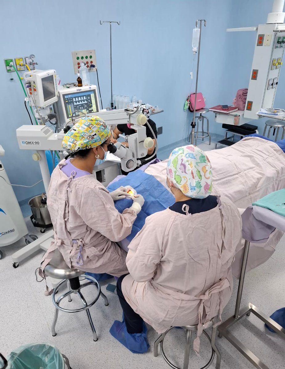 El equipo médico del HG450 450 llevó a cabo con éxito el primer trasplante de córnea tras un año de suspensión de este tipo de procedimientos, en beneficio de un paciente de 72 años con diagnóstico de leucoma corneal derecho, cuya visión se encontraba gravemente comprometida.