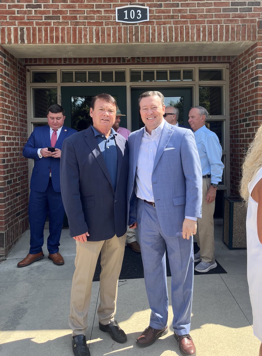 Big news in Darlington County! 

Yesterday, County Council Chairman Bobby Hudson officially left the Democrats and joined the Republican Party. With his switch, Republicans now hold a majority on County Council! 

This is yet another example of conservatives rejecting the radical