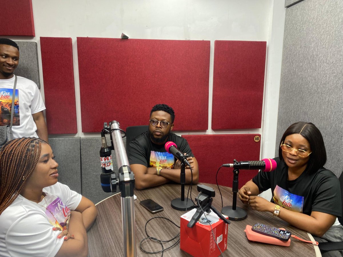 Esperiza_a's tweet photo. It was nice interacting with the cast for  “A Kiss Too Late” with Sabrina Dzifa,Kalybos and Loretta Adjei.

You should grab a ticket.🌚 https://t.co/WJRUxOVxqy