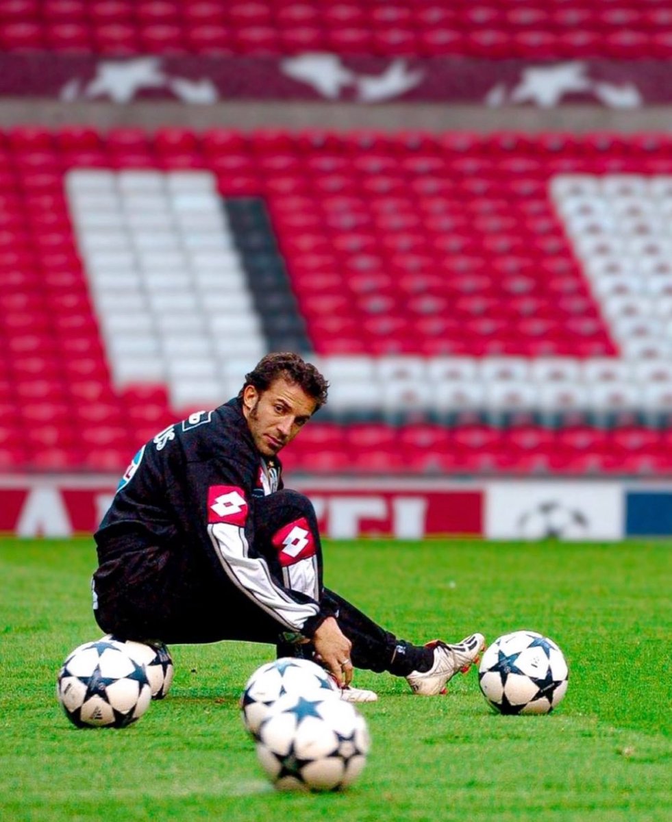 ccchec's tweet image. La foto più bella che vedrete stasera:

Il capitano 🔥

#Juventus ⚪️⚫️