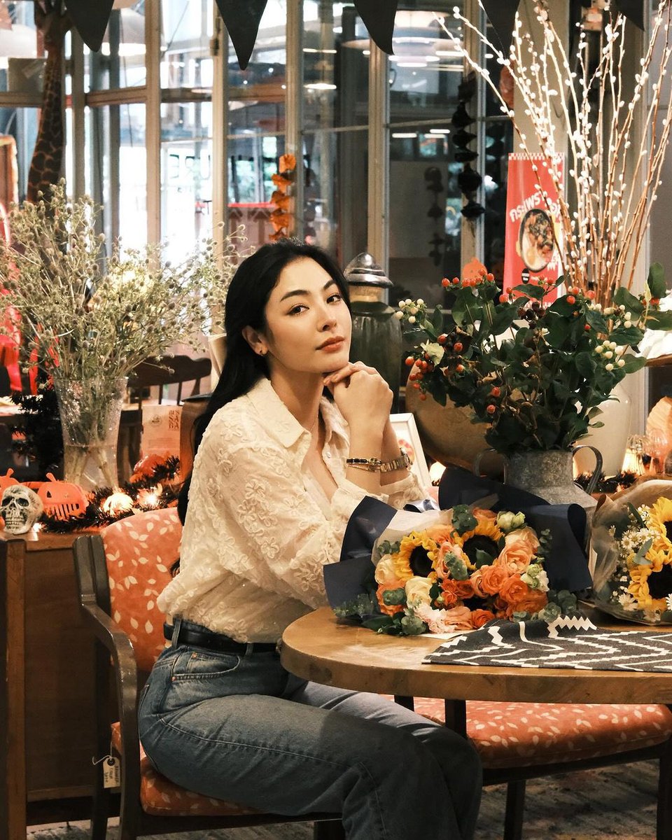 No matter how much time has passed since March 2nd, 2024, my love and respect for you still remain the same. My Sunflower always shines the brightest.🌻💛✨

#FayePeraya #ฝ้ายพีรญา <a href="/malisorn00/">Faye Malisorn</a>