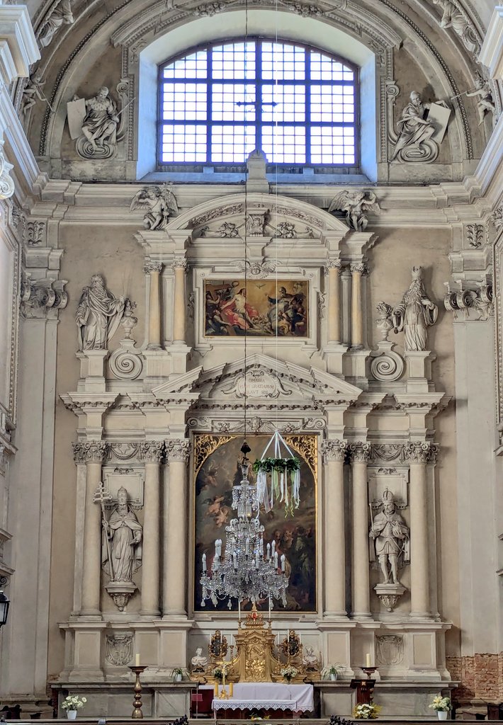 The main altar of the Church of the Assumption of the Virgin Mary, built for the glory of God by the princely family of Liechtenstein. Valtice, Margraviate of Moravia. #church #liechtenstein #moravia #valtice #altar