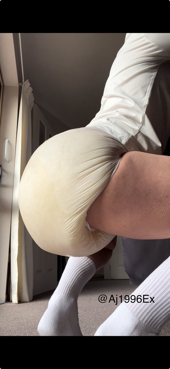 Aj1996Ex's tweet photo. Back in diapers for my favourite day of the week 🥳 #diaper #bigdiaperfriday #diaperboy #wet #BDF #diapers #abdl #abdlcommunity https://t.co/coyF2nVtKC