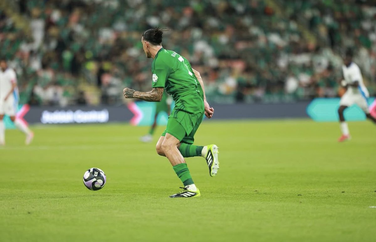 🚨🚨🚨 روجر آيبانيز (IG):

النهائي ليس فقط ذلك الذي ترفع فيه الكأس في النهاية.

النهائي هو أيضًا مباراة الأمس تلك التي تقربك أكثر من التتويج القادم.

من الآن فصاعدًا، تفصلنا 33 مباراة نهائية عن اللقب 🔥🟢⚪️