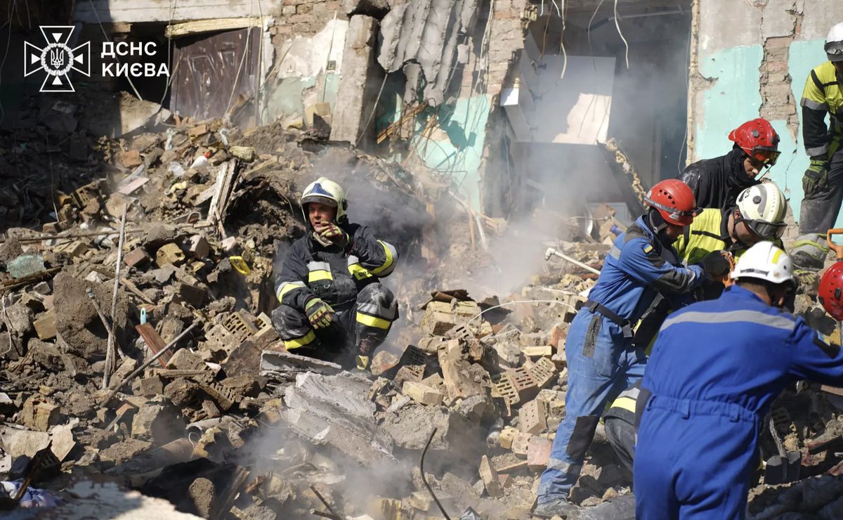 ElevateUkraine's tweet photo. On Aug 28, Kyiv was hit by one of the deadliest attacks in months.
At least 25 killed, including 4 children, &amp; 60+ injured.
A 5-story home in Darnytskyi was destroyed. Kyiv declared Aug 29 a day of mourning.
We grieve with Ukraine. 
#StandWithUkraine #Kyiv #ElevateUkraine https://t.co/jtD18pDyAo