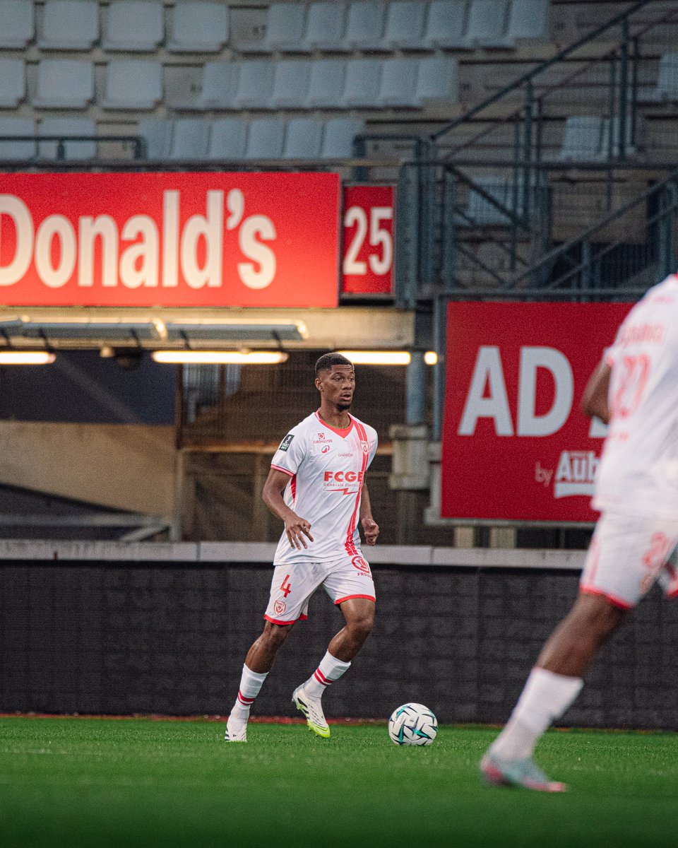 asnlofficiel's tweet photo. Encore 45 minutes 👊🔴⚪️

#ASNLPAU #ligue2bkt

📸 @bcrshot https://t.co/4H1g0Upun4